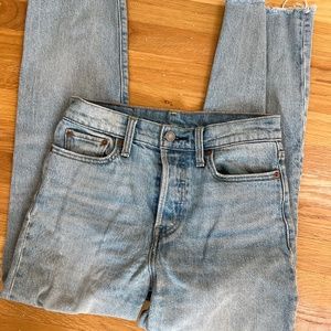 Levi’s Ribcage Straight Ankle Light Wash